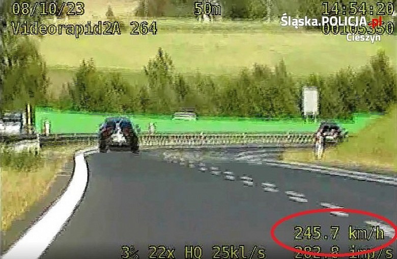 WIDEO. Jechał ponad 240 km/h