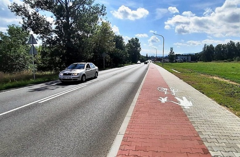 Droga w Buczkowicach gotowa. Powstała ścieżka rowerowa