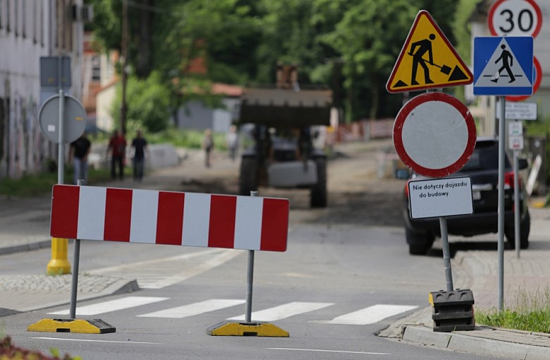 Tymczasowa organizacja ruchu na Komorowickiej