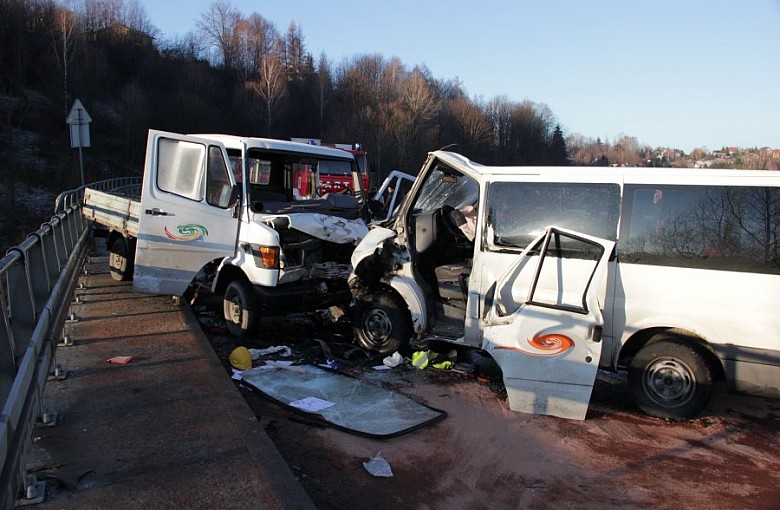 Zderzenie dwóch busów. Są ranni