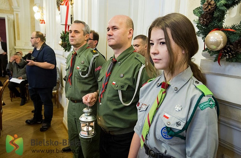 Betlejemskie Światło Pokoju w Urzędzie Miejskim