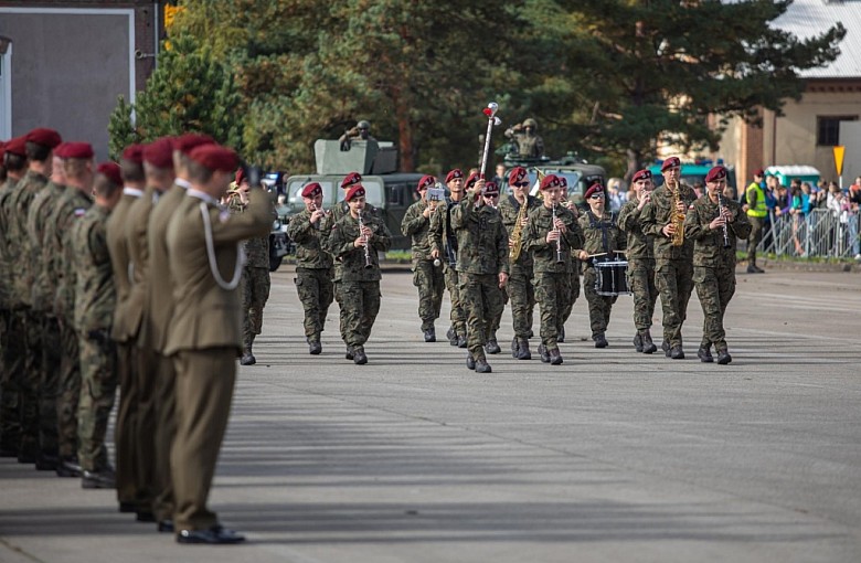 Święto batalionu. Spadochroniarze  nagrodzeni za odwagę w trakcie misji w Iraku